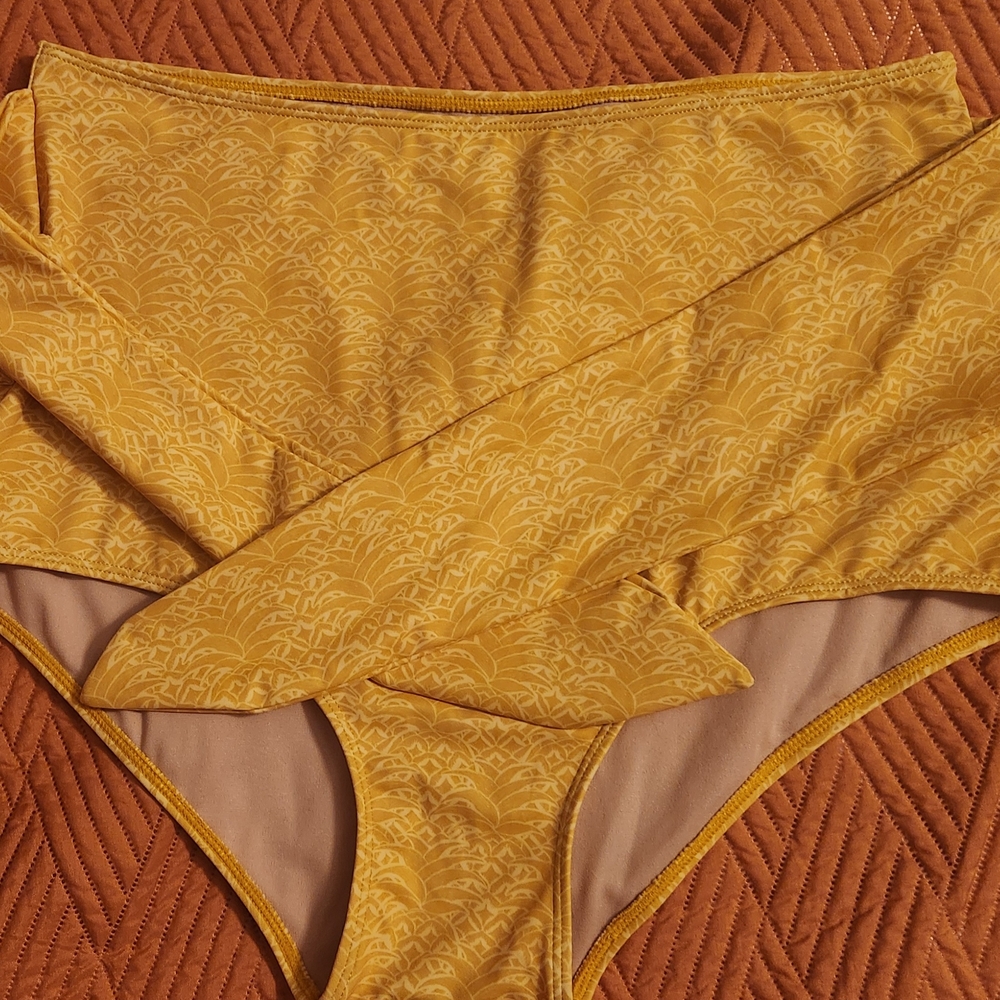 Kortni Jeane Pineapple Tied Up Swim Bottoms, Sz Large